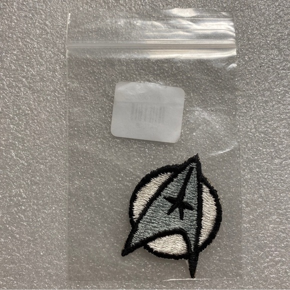 Lot of 8 Star Trek Sew On Patches. Brand New!! - Picture 6 of 9